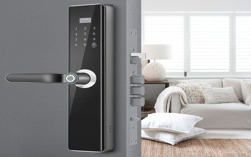Bôi trơn chốt khóa định kỳ