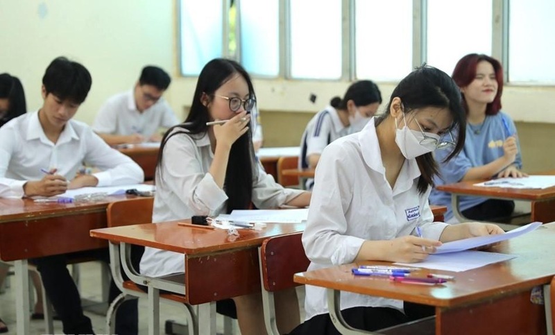 mẹo khoanh trắc nghiệm dạng bài điền từ vào chỗ trống